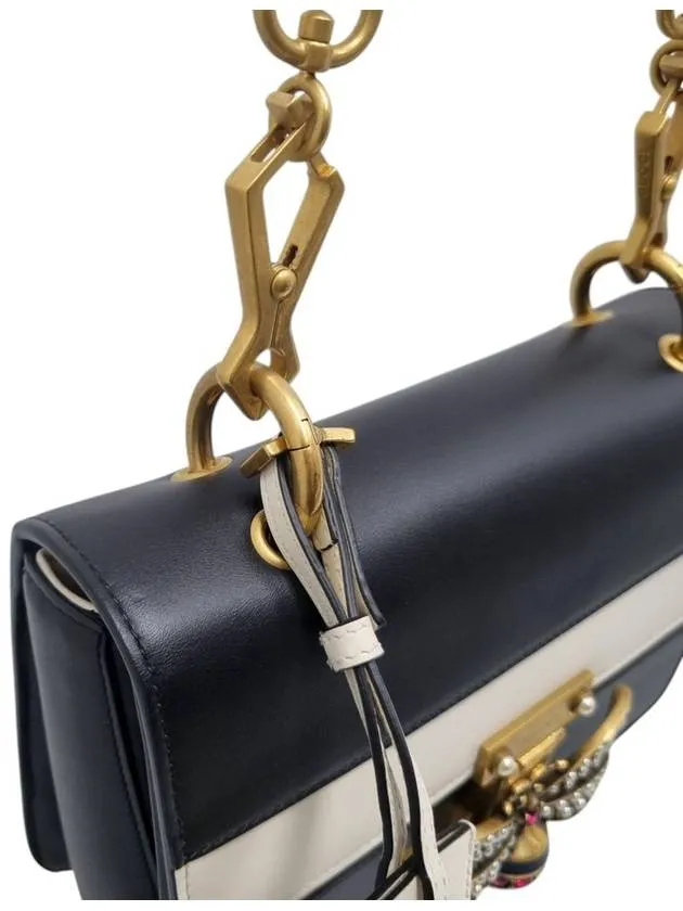 476542 Queen Margaret black white shoulder bag