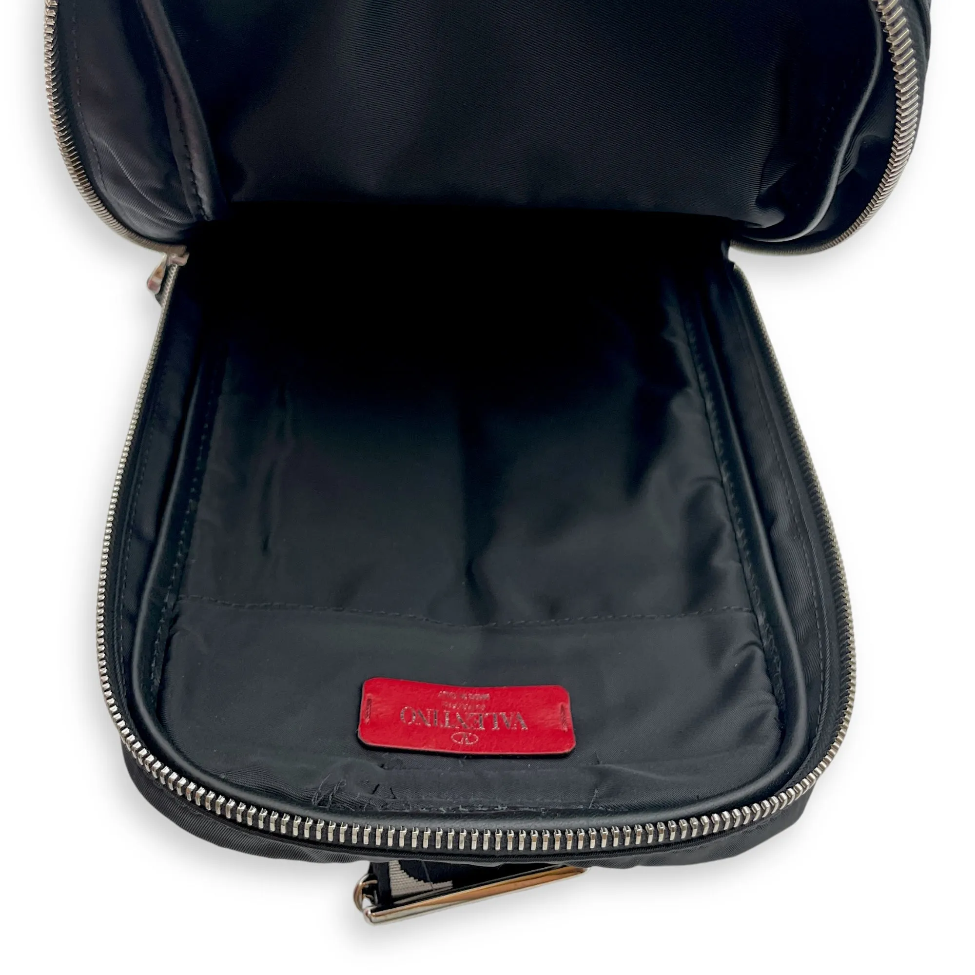 Garavani VLTN Crossbody Black Crossbody Bag in Calfskin, Silver hardware