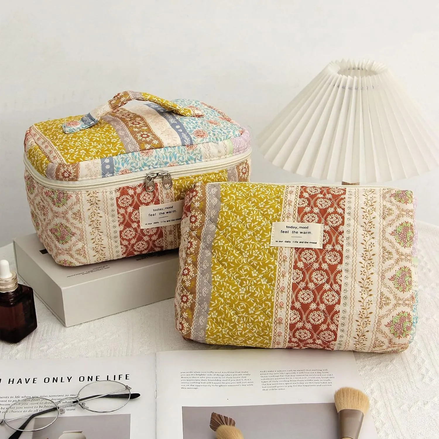 Large Makeup Bag, Quilted Cosmetic Bag, Floral Coquette Aesthetic Toiletry Bag, Patchwork Flower Travel Make Up Organizer Bag for Women Girls