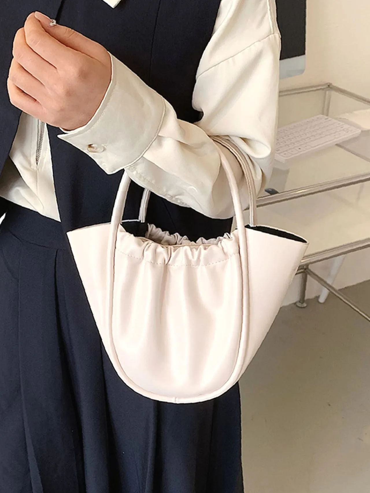 Vvsha Minimalist Ruched Detail Tote Bag   Women Tote Bags