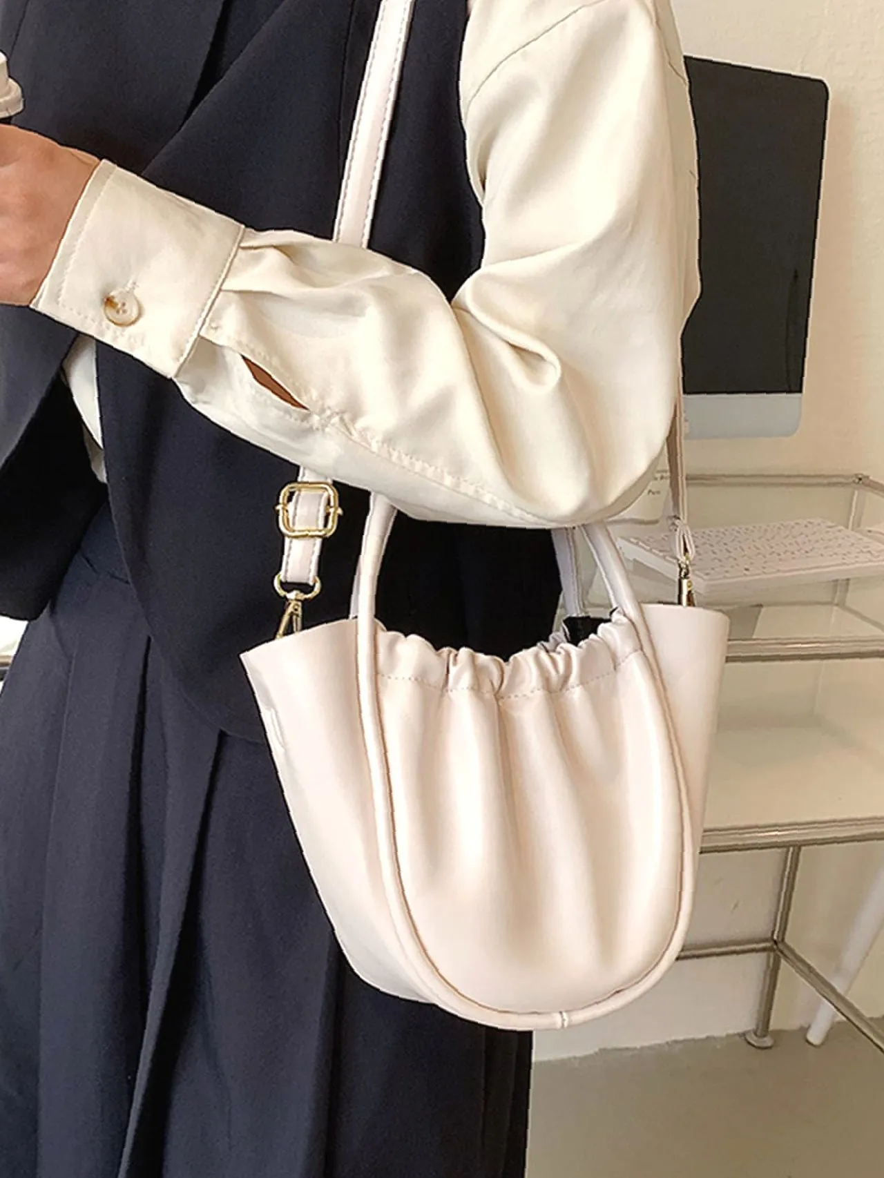 Vvsha Minimalist Ruched Detail Tote Bag   Women Tote Bags