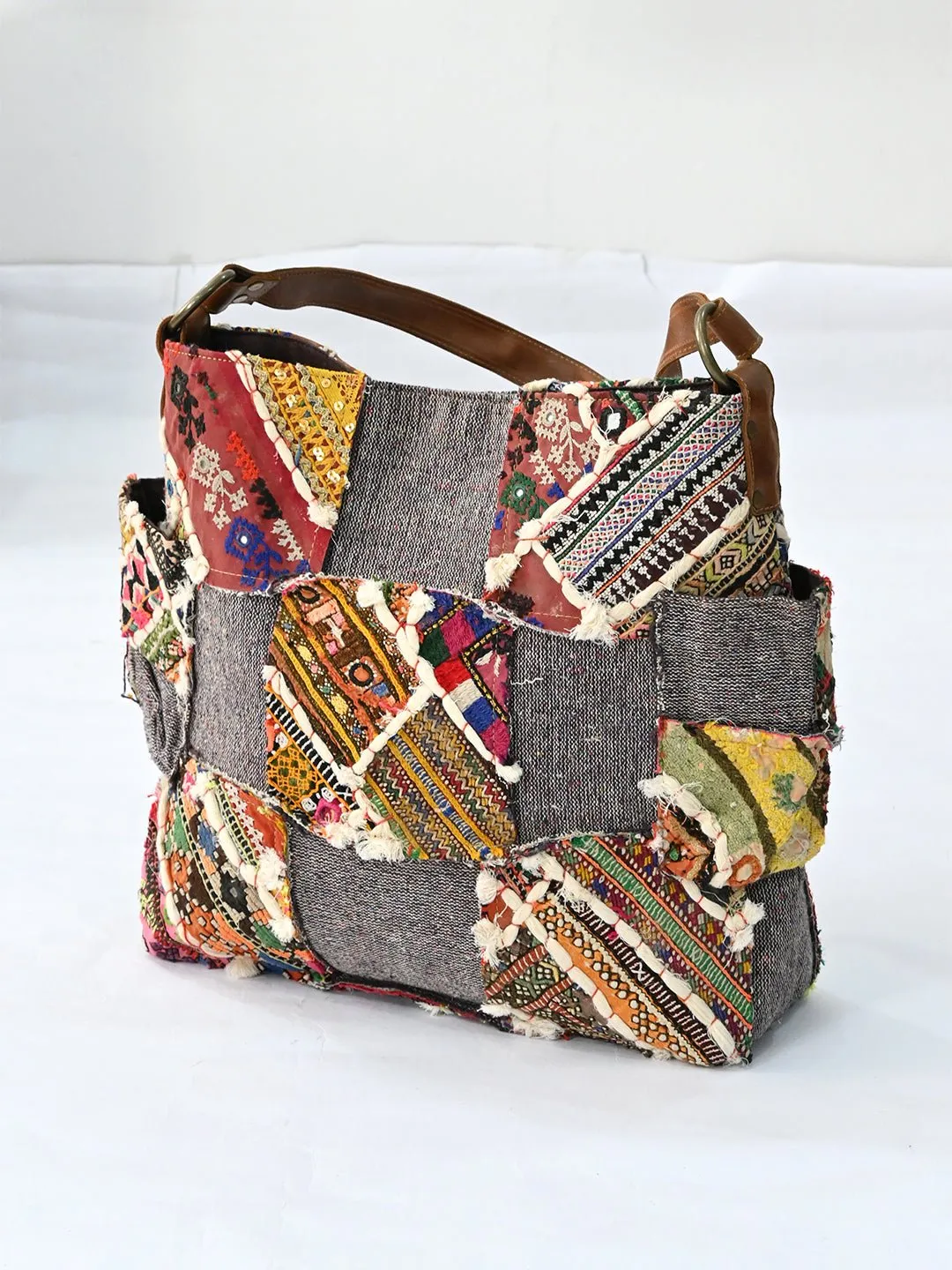 WINKED - VINTAGE FABRIC PATCHWORK HAND  BAG