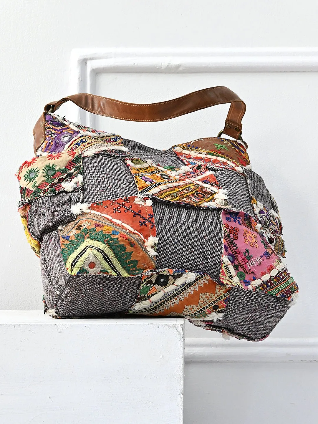WINKED - VINTAGE FABRIC PATCHWORK HAND  BAG